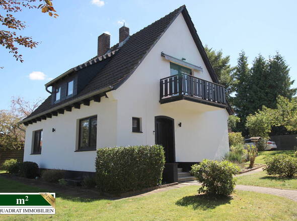 Umfassend saniertes u. renoviertes EFH auf leichter Anhöhe