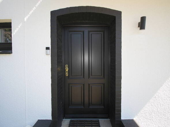 Ihre Eingangstür zum Eigenheim und Glück