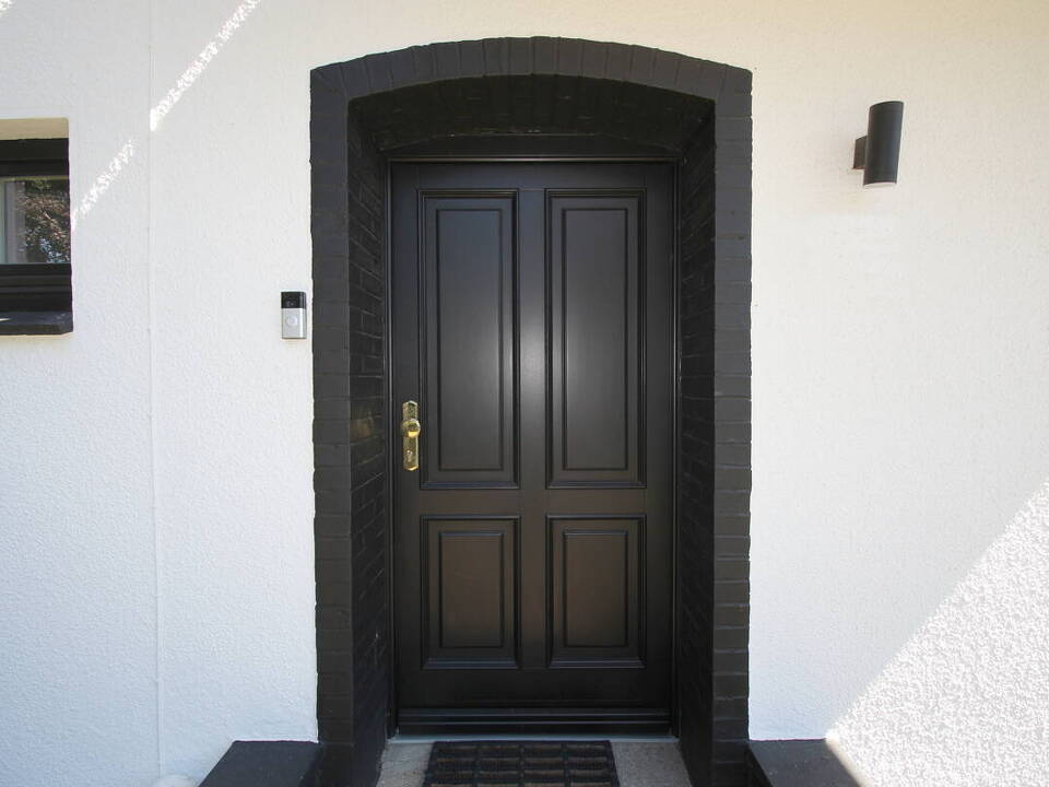 Ihre Eingangstür zum Eigenheim und Glück