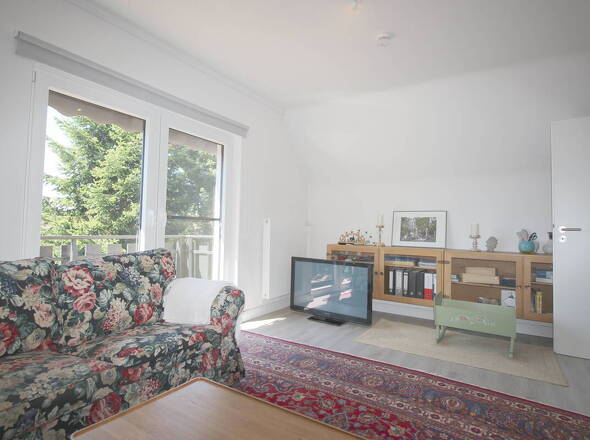 Mögliches Studio o. Eltern-Schlafzimmer DG