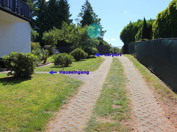 Hauszugang und Carportzuwegung