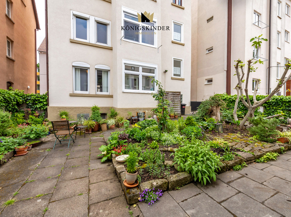 Grünfläche zum Haus gehörend