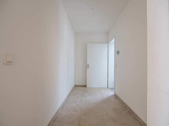 21000 Wohnungseingang