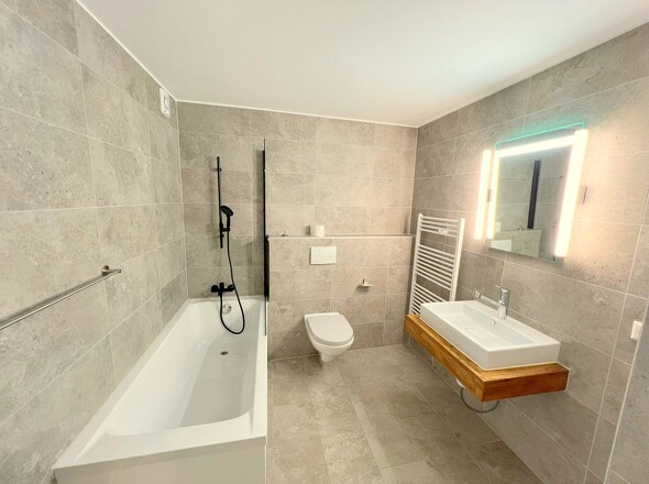 Badezimmer mit Wanne