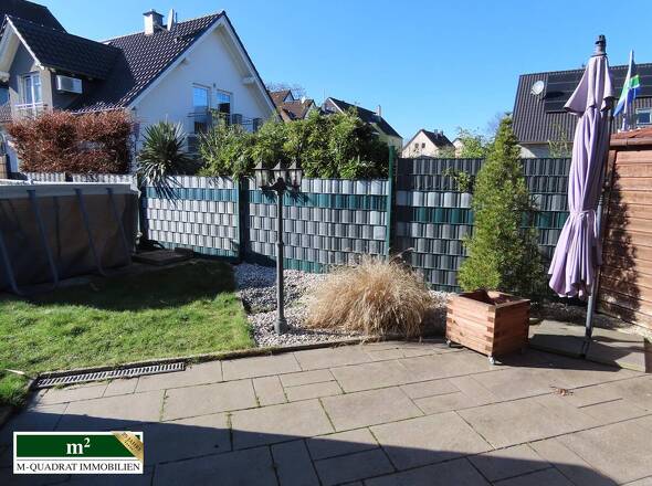 Terrasse in Blickrichtung Garten