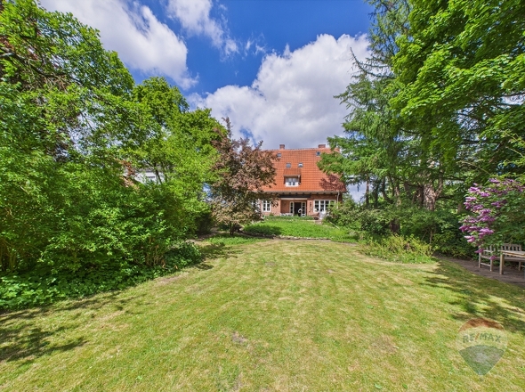 Hausblick aus dem Garten