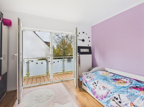 Zimmer mit Balkon