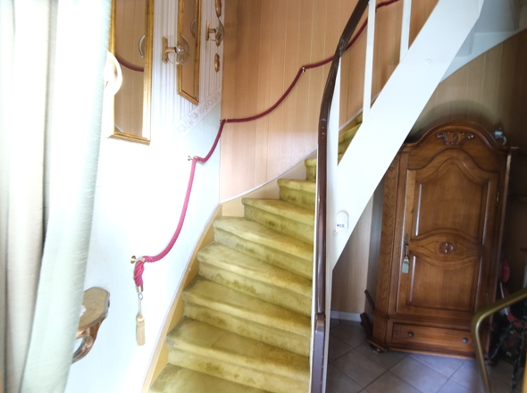 Treppe zum Obergeschoss