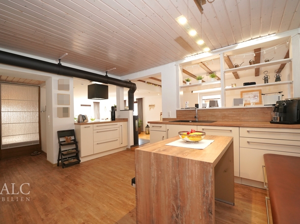 Helle Einbauküche (1. OG)