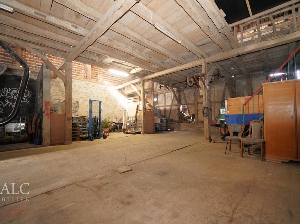 Platz für Fahrzeuge oder kreative Ideen