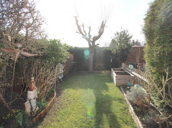 Blick in den gepflegten eigenen Garten