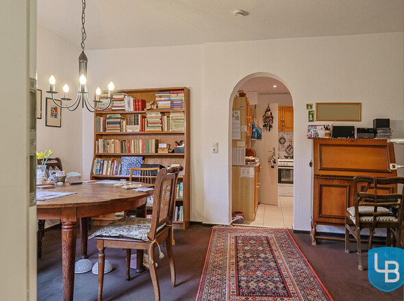 Esszimmer mit Blick in die Küche