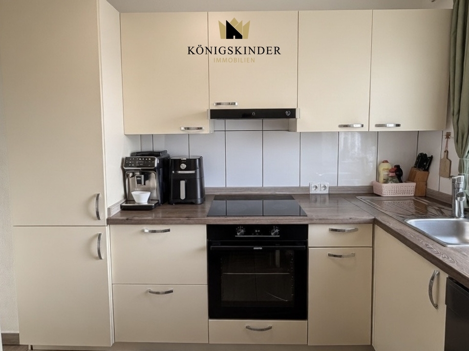 Moderne, neu eingebaute Küche (ohne Kühlschrank).jpeg