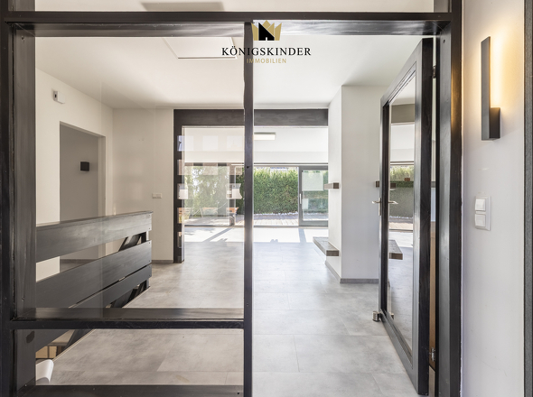 Heller Windfang aus Glas