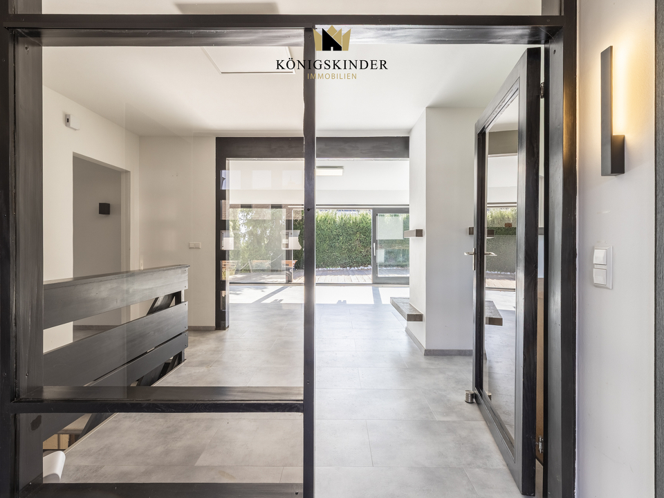 Heller Windfang aus Glas