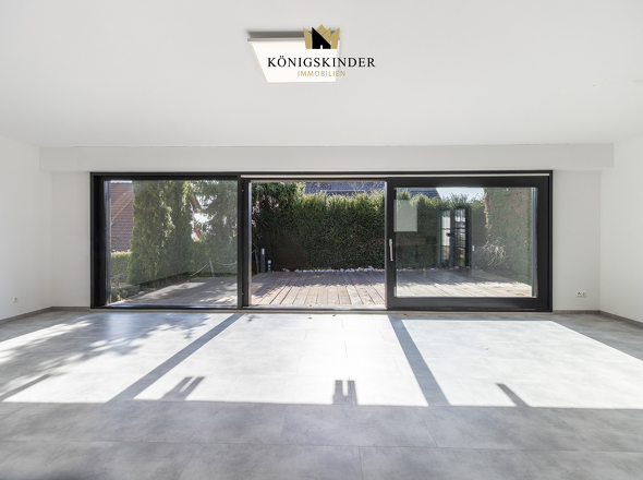 Wohnbereich mit Panorama-Blick ins Grüne