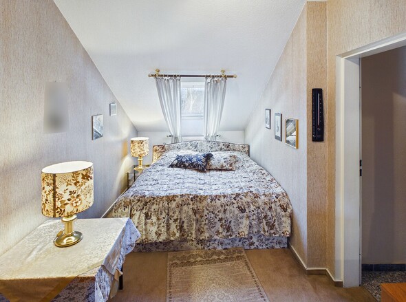 Schlafzimmer DG