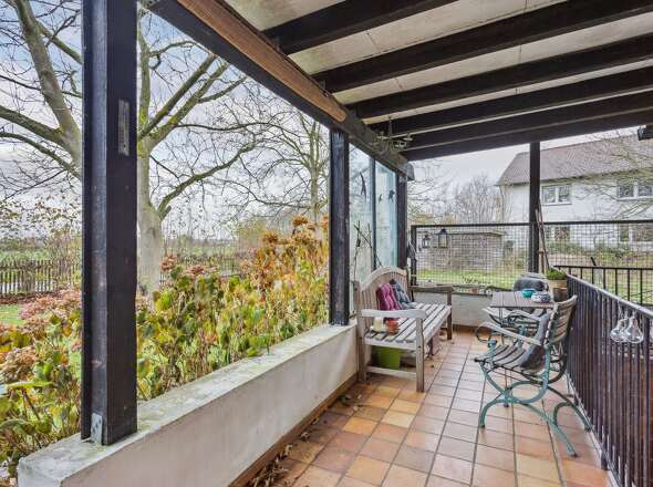 Überdachte Terrasse