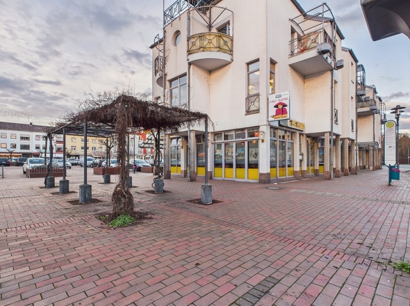 CAM01708G0-PR0084-STILL008