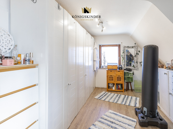 Ankleidezimmer im OG