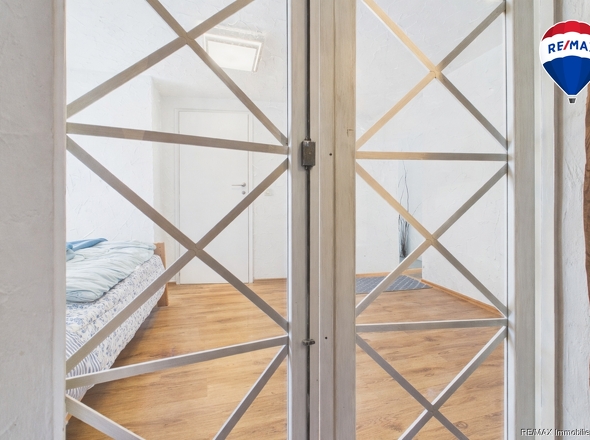 REMAX Immobilien DeLux Einfamilienhaus Schlafzimmer Schiffweiler Mark Borowicz