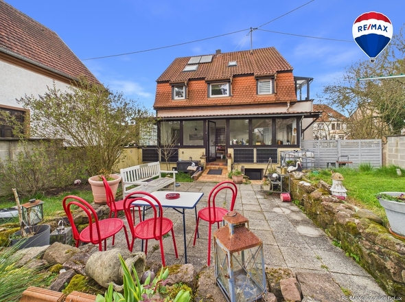 REMAX Immobilien DeLux Einfamilienhaus Rückansicht Schiffweiler Mark Borowicz