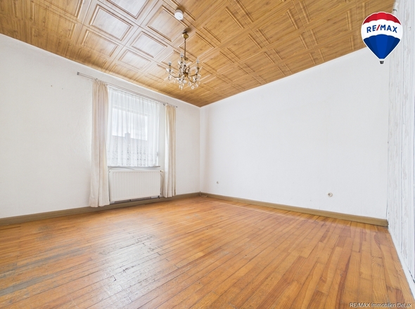 REMAX Immobilien DeLux Mehrfamilienhaus Schlafzimmer Saarbrücken Mark Borowicz-PR0049-STILL015