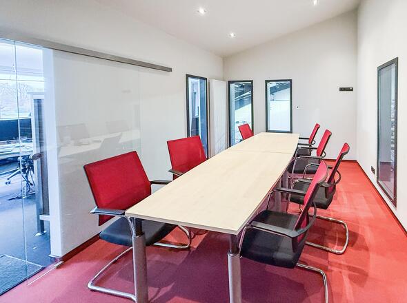 Separater Besprechungsraum für Meetings und Kundentermine