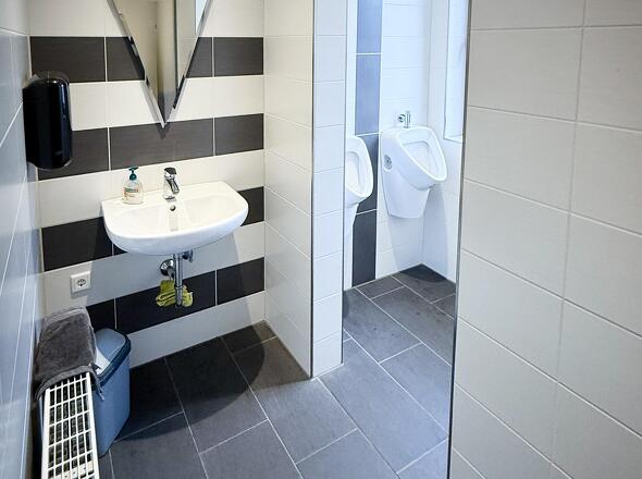 Modernisierte Sanitärbereiche in gepflegtem Zustand