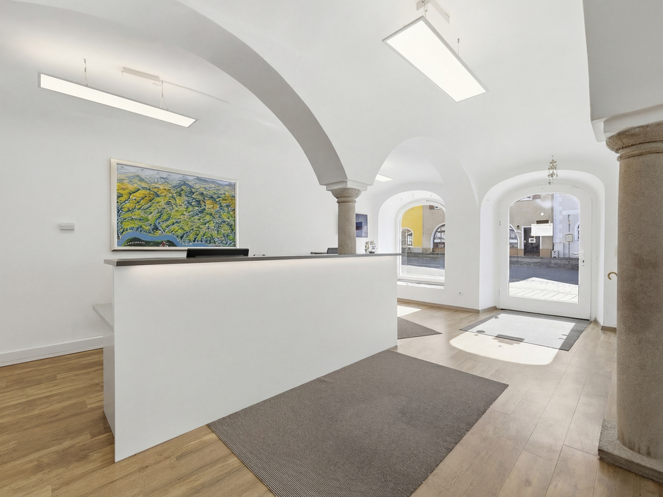 Laden-/Bürofläche im EG