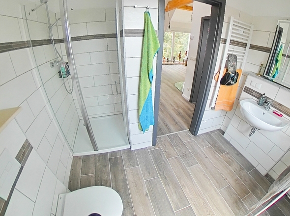 Duschbad im Dachgeschoss 