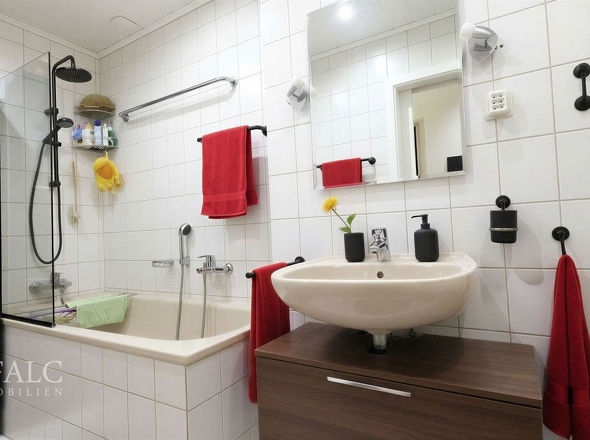 Badezimmer 1OG - (KI generiert)