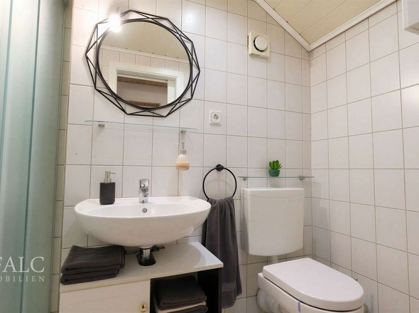 Badezimmer DG - (KI generiert)