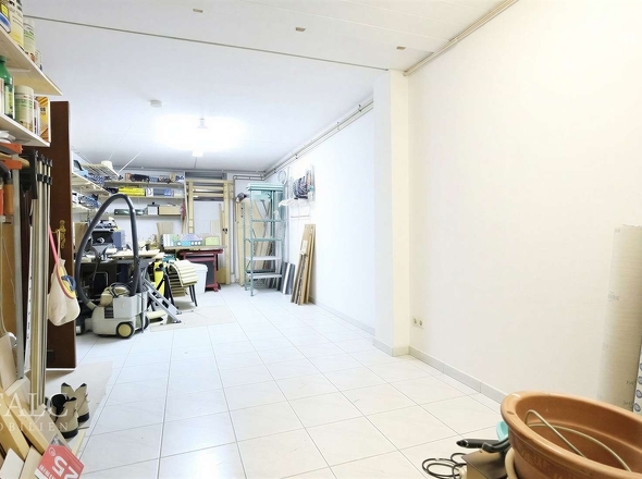 Werkzeugraum - (KI generiert)