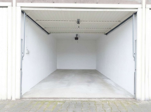 Garage - (KI generiert)