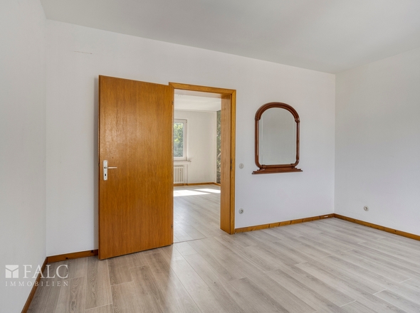 2 OG. links, Wohnzimmer