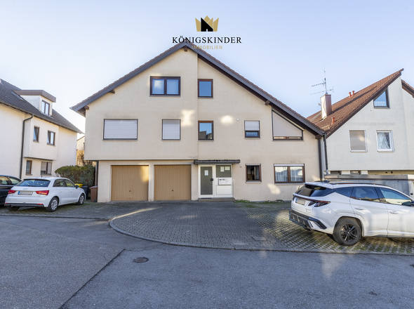 Hauseingang der gepflegten Wohnanlage