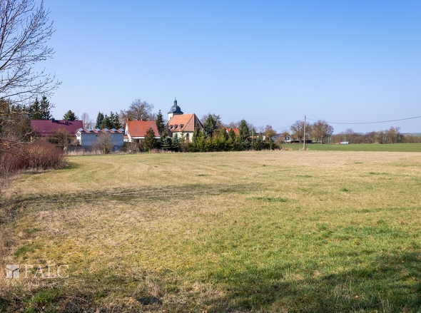 Grundstück m Ortsrand