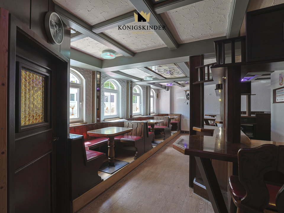 Bar mit Sitzmöglichkeiten