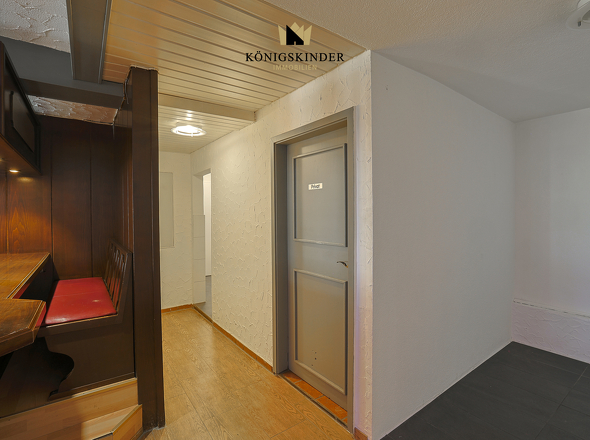 Sanitäreinrichtungen und Lager