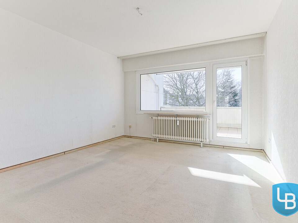 Zimmer mit Zugang zum Balkon