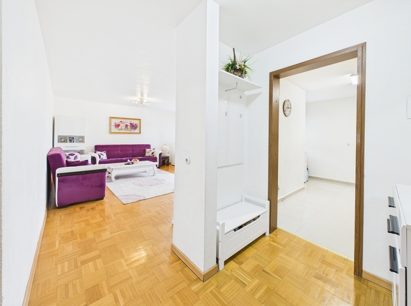 CAM04182G0-PR0043-STILL007