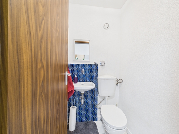 CAM04182G0-PR0043-STILL026