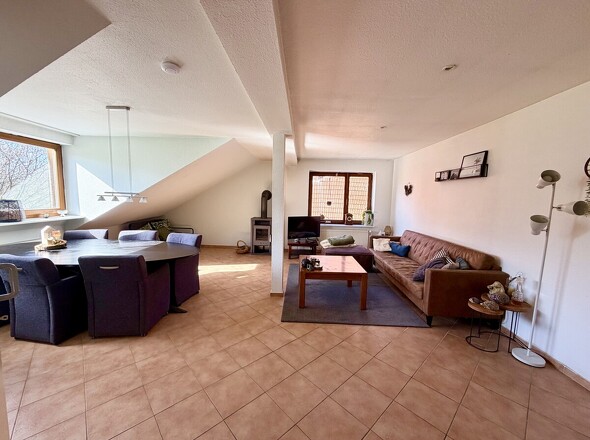 Wohn- Esszimmer oben