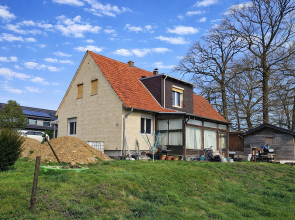 Haus mit Garten und Schuppen