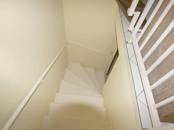 Großzügige Treppe in den Vollkeller