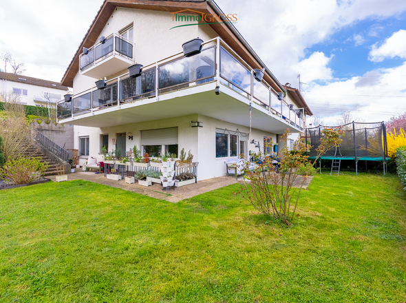 Zusätzliche ELW mit Terrasse und Garten