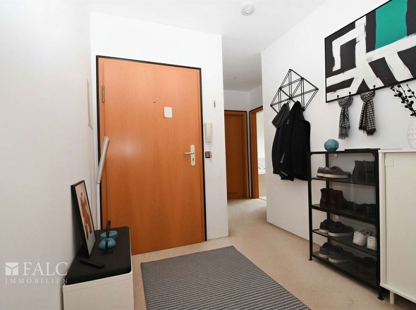 Flur Haustür(virtuell möbliert)