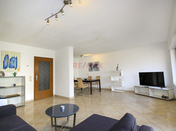 Wohnzimmer Blick auf Essecke