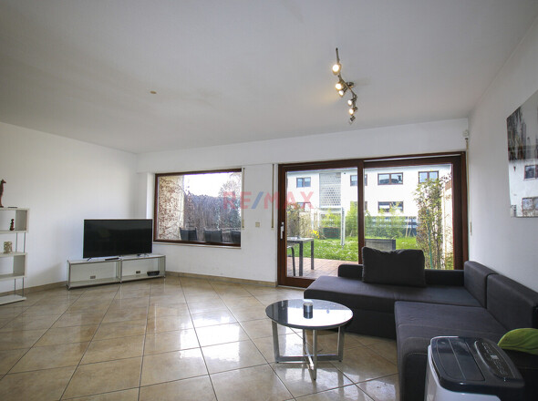 Wohnzimmer, Blick auf Terrasse